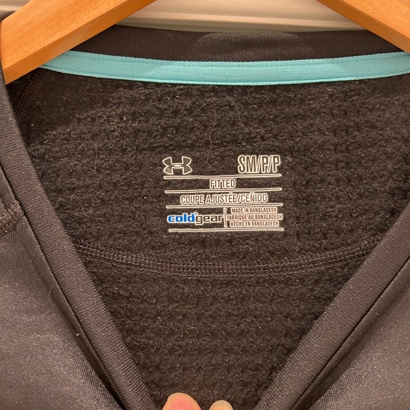 Womens Under Armour cold gear top - Picture 2 of 2